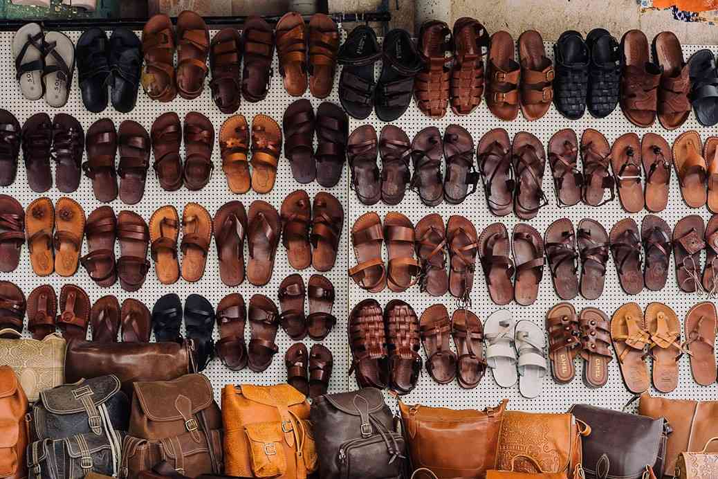 modèles-de-sandales-et-cartables-en-cuir-marrakech-maroc