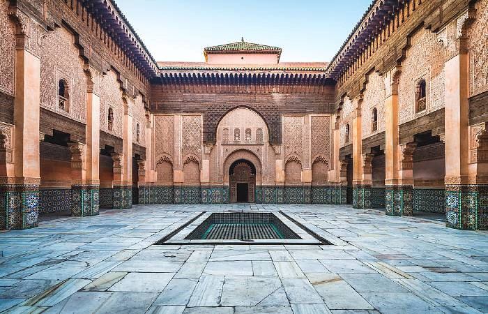 مدرسة بن يوسف وهندستها المعمارية المغربية المذهلة مراكش المغرب